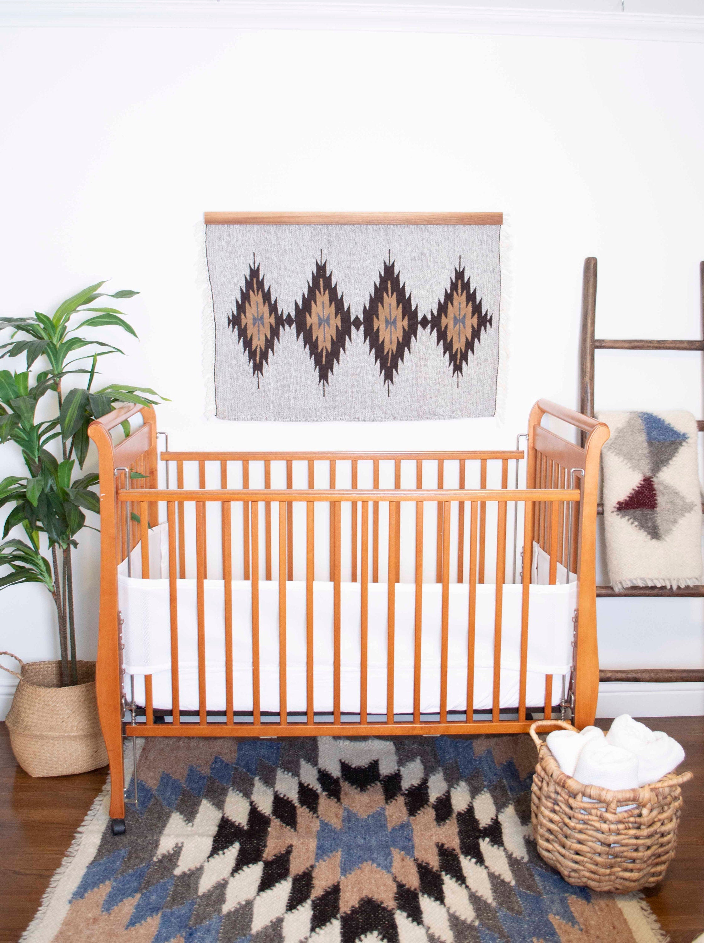 Eco-Friendly Hemlock Wood Rug Quilt Hanger Wall Hanging Knobless