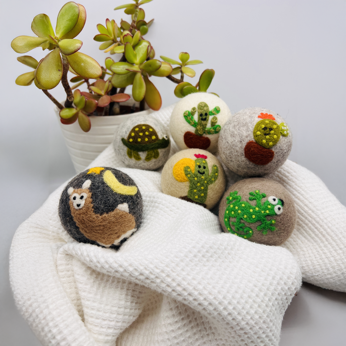 Fluff Ewes "Kiss my Cactus" premium wool dryer balls for laundry: set of 6