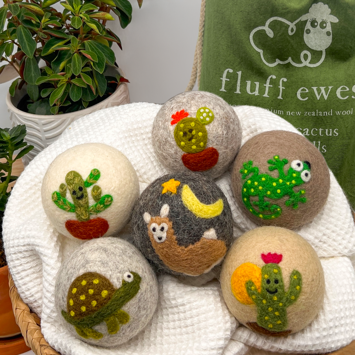 NEW!  Fluff Ewes "Kiss my Cactus" premium wool dryer balls, set of 6, Natural Fabric Softener, Wrinkle Reducer, Eco-friendly - Cactus Dryer Balls
