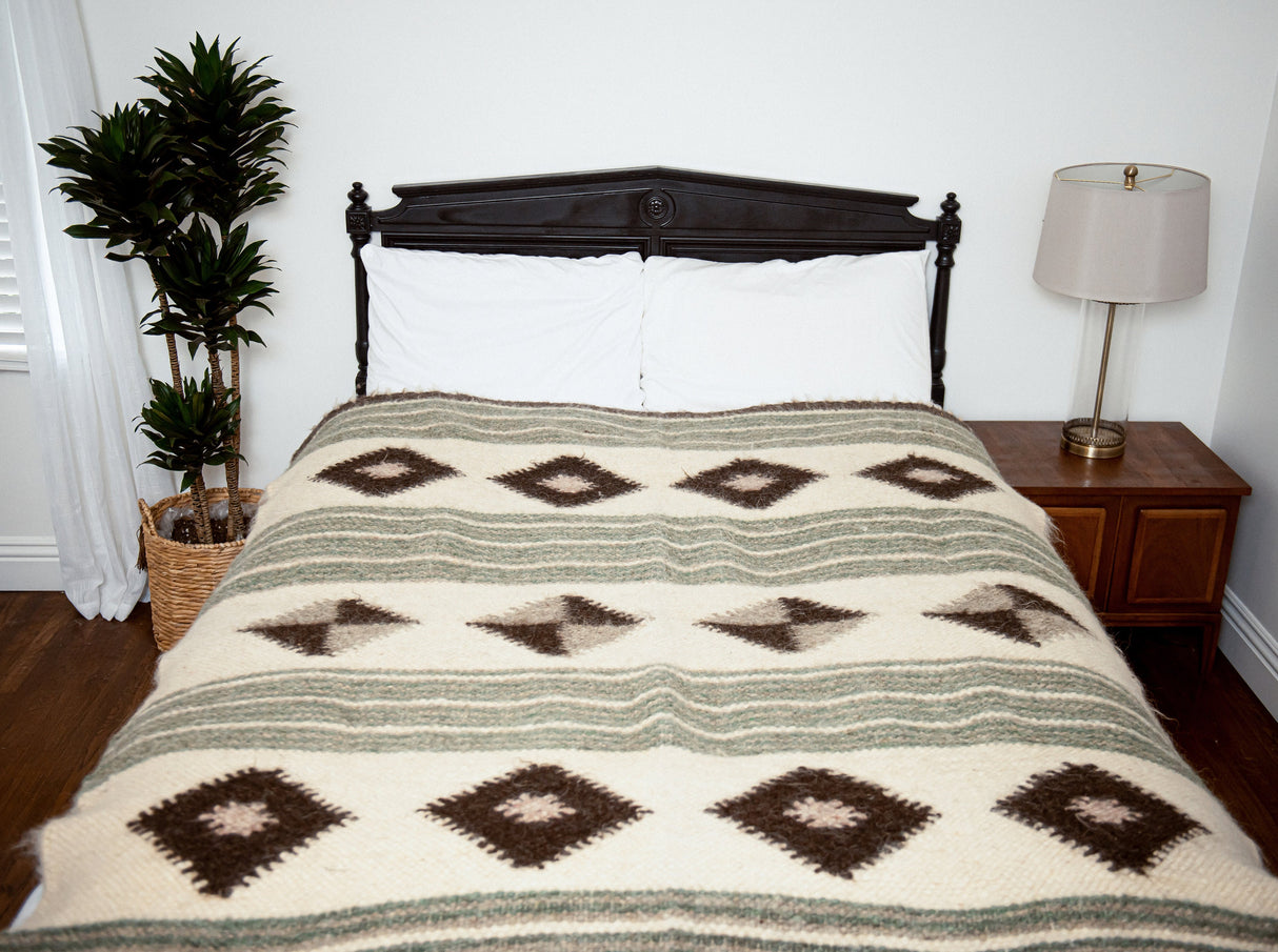 Handmade in Ukraine, Organic Natural 100% Sheep Wool Woven Statement Blanket Bed Covering Bedspread Duvet