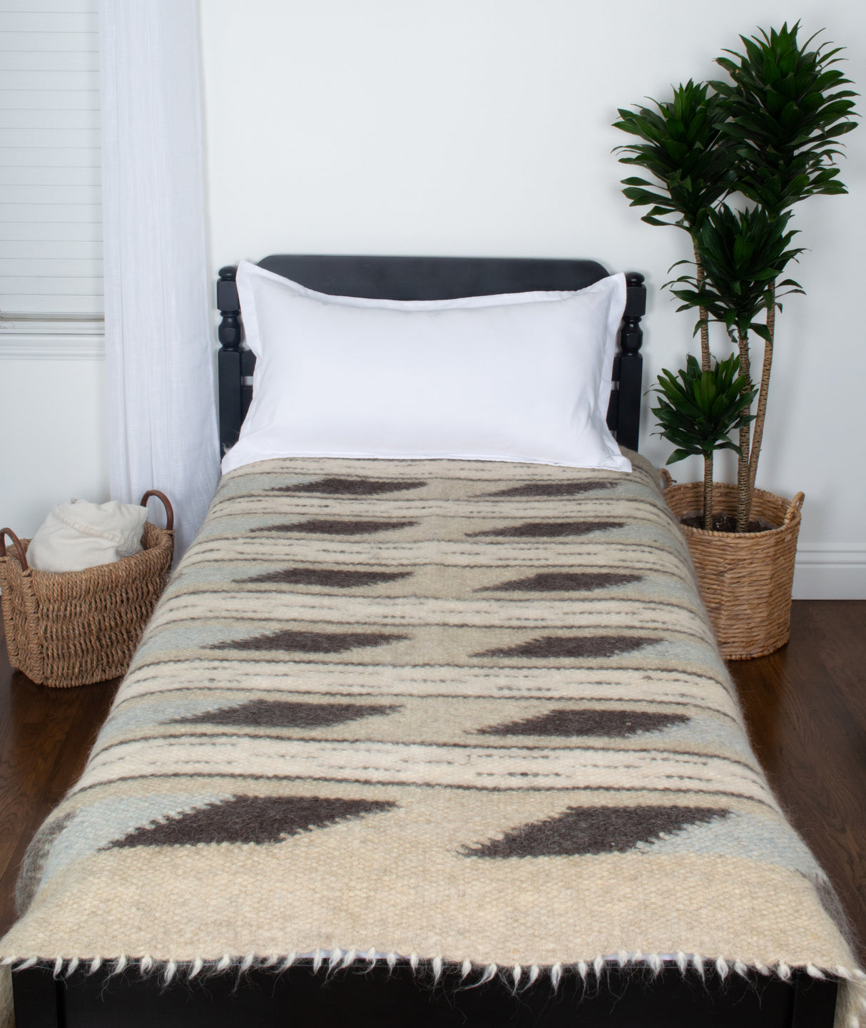 Tak (Yes) Wool Statement Bed Blanket