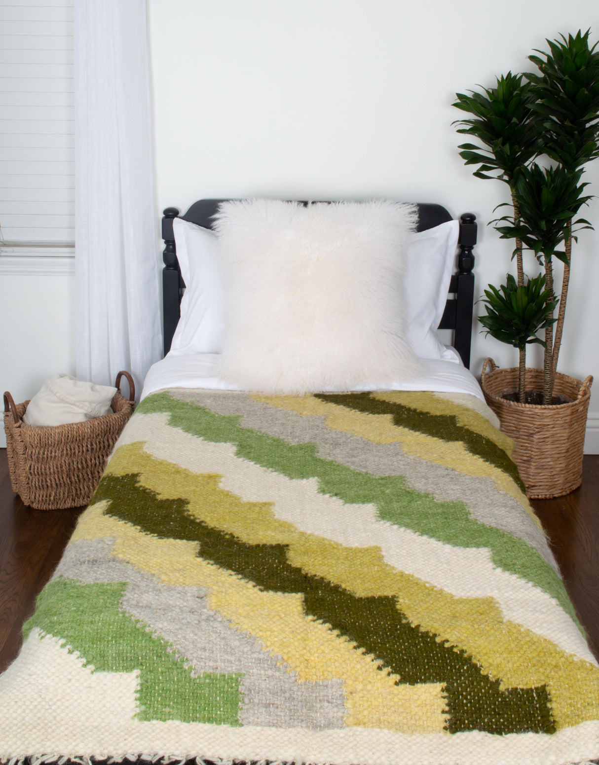 Sontse (Sun) Wool Statement Throw / Baby Blanket