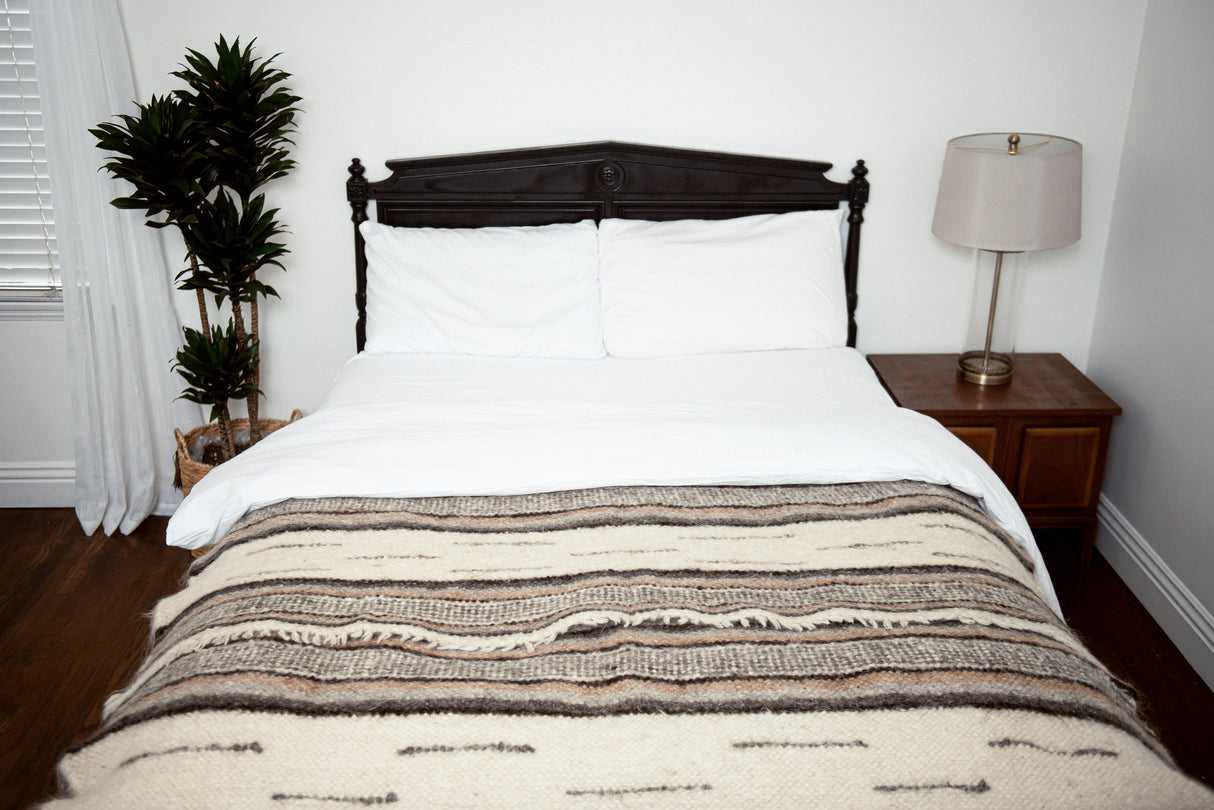 Gratsia (Grace) Wool Statement Bed Blanket