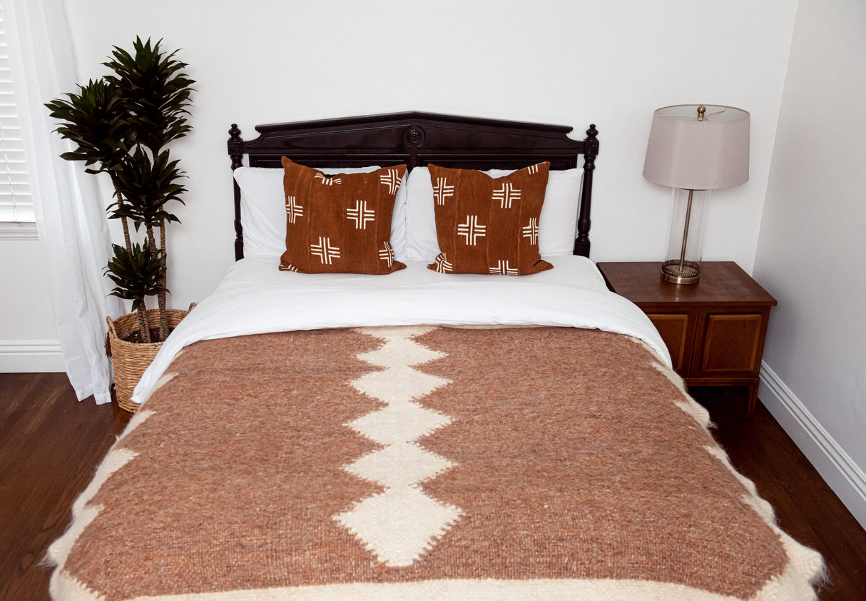 Druh (Friend) Wool Statement Bed Blanket